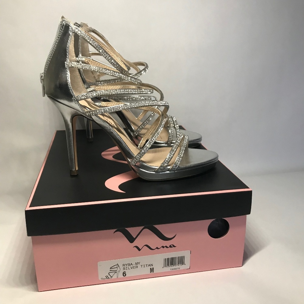 🔥15% Off🔥 Nina Silver Textured Heels